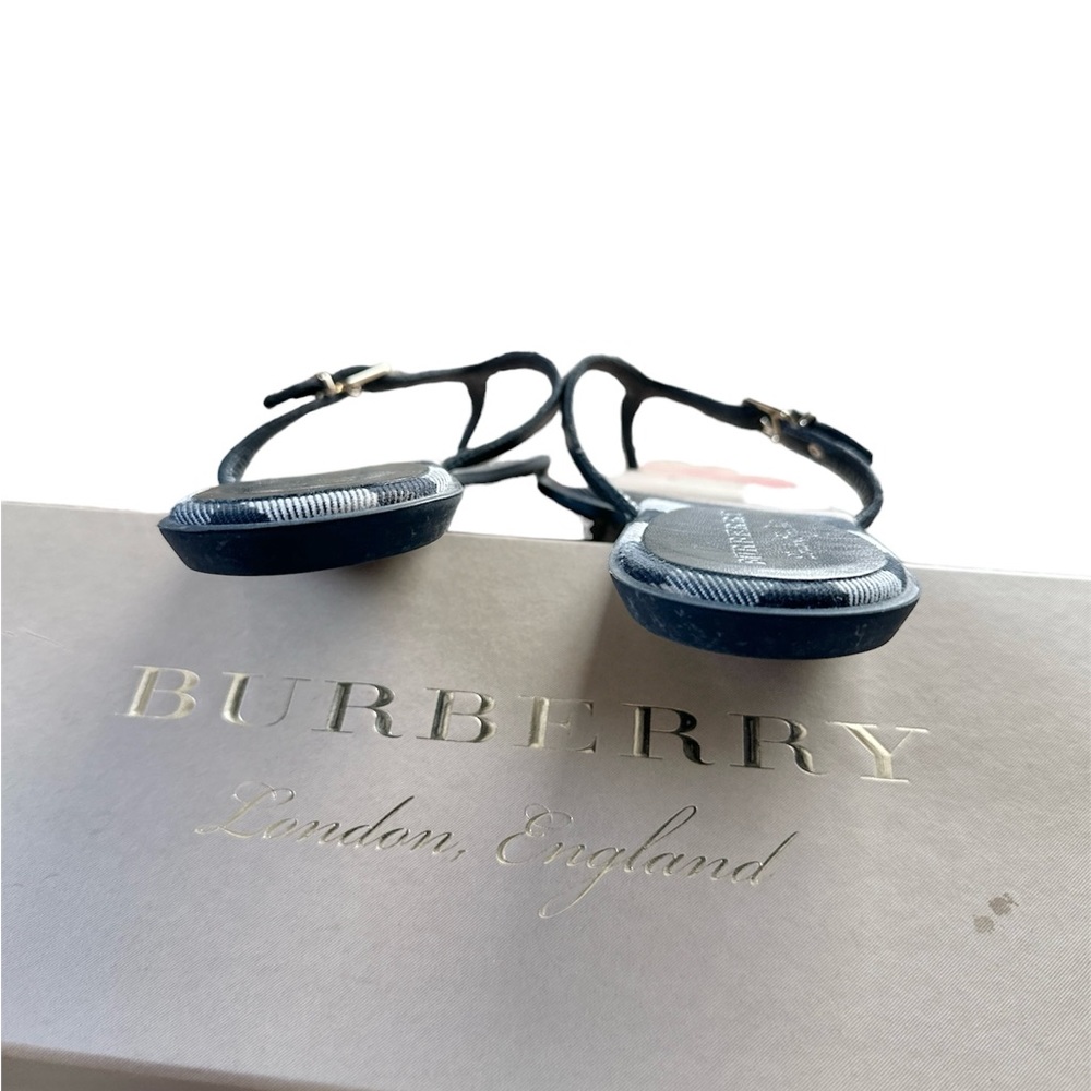 Burberry Housecheck Meadow Flip Flop - Picture 6 of 7